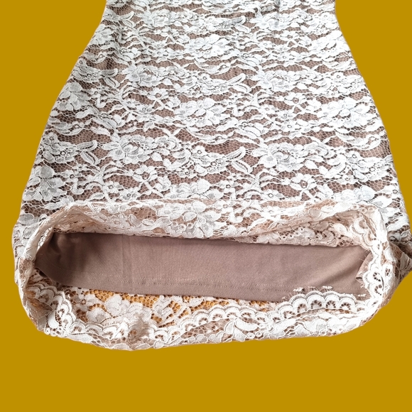 Amanda Collection Cream & Tan Lace Dress - Picture 6 of 9